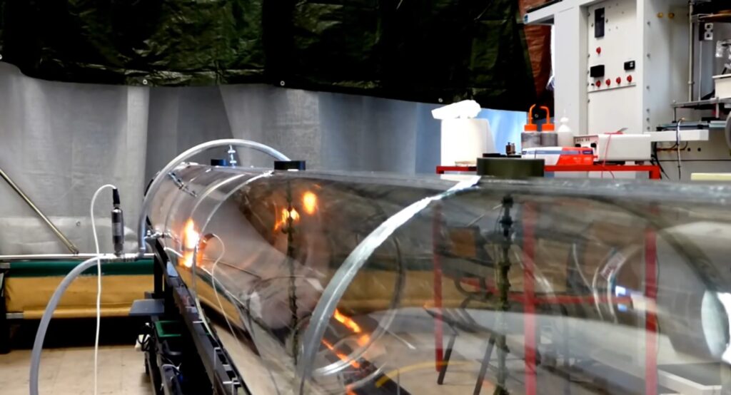Expérimentation et simulations numériques de la propagation d’un incendie dans un tunnel en phase chantier
